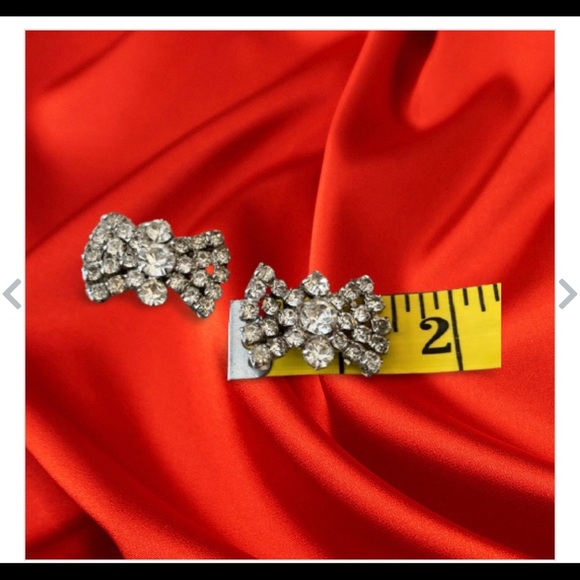 Vintage clip back earrings with clear rhinestones m - Picture 3 of 5